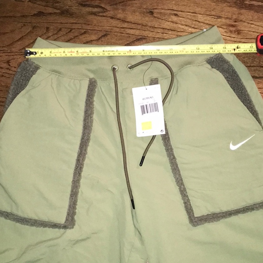 Nike Quick Dry Pants Like New! - Picture 5 of 10
